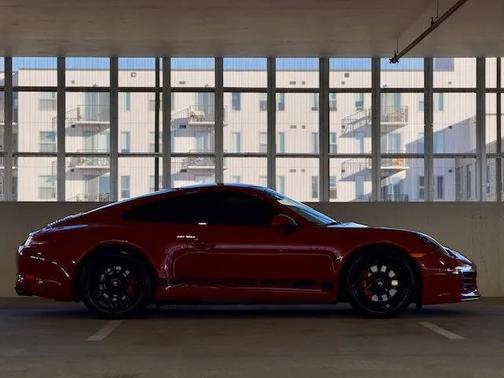 2015 Porsche 911 Carrera 4 GTS