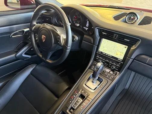 2015 Porsche 911 Carrera 4 GTS