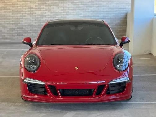 2015 Porsche 911 Carrera 4 GTS