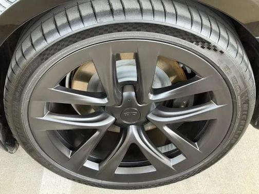 2022 Tesla Model S Plaid