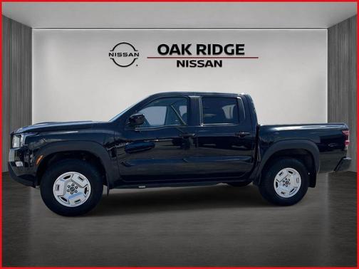 Super Black 2024 Nissan Frontier SV