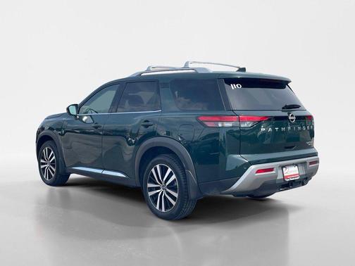 2024 Nissan Pathfinder Platinum 4WD