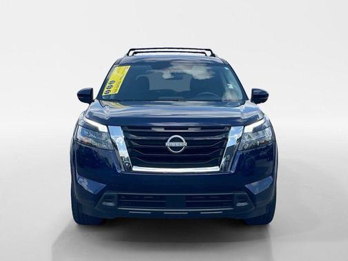 2024 Nissan Pathfinder SV FWD