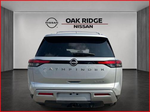 Brilliant Silver Metallic 2025 Nissan Pathfinder Platinum FWD