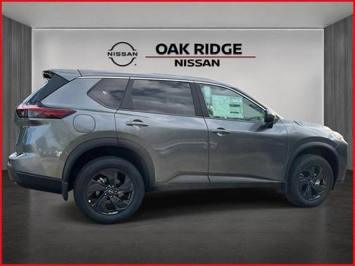 Gun Metallic 2027 Nissan Rogue SV
