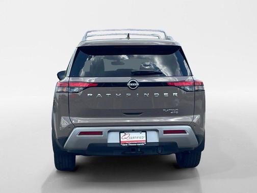 2024 Nissan Pathfinder Platinum 4WD