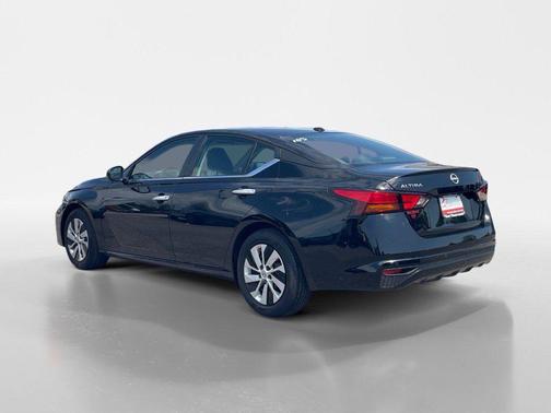 2025 Nissan Altima S FWD
