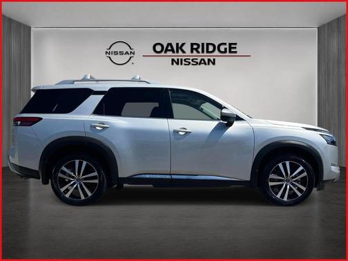 Brilliant Silver Metallic 2025 Nissan Pathfinder Platinum 4WD