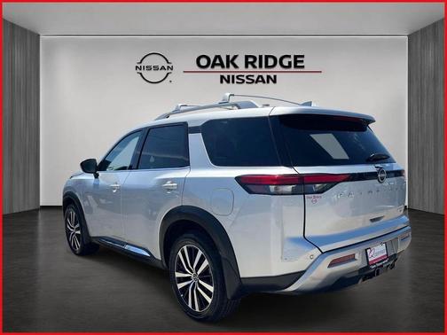 Brilliant Silver Metallic 2025 Nissan Pathfinder Platinum 4WD