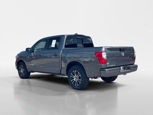 2023 Nissan Titan SV