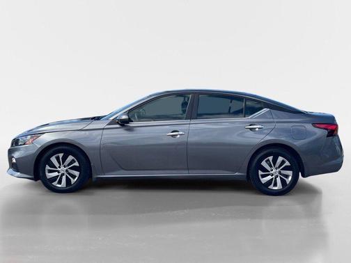 2022 Nissan Altima S FWD