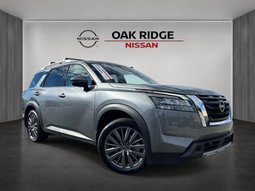 Gun Metallic 2025 Nissan Pathfinder SL FWD