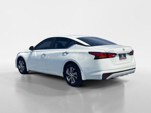 2022 Nissan Altima S FWD