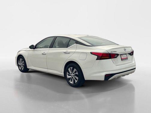 2025 Nissan Altima S FWD