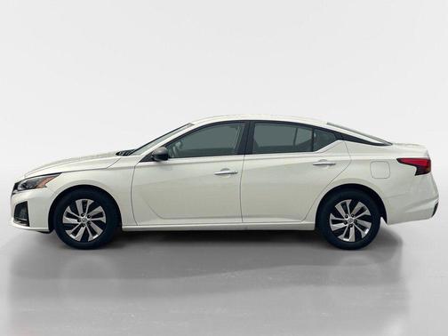 2025 Nissan Altima S FWD