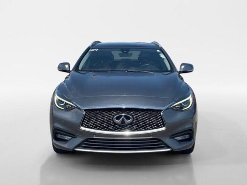 2017 INFINITI QX30 Premium