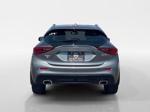 2017 INFINITI QX30 Premium