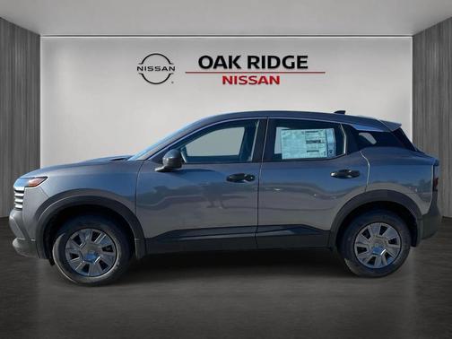 Gun Metallic 2027 Nissan Kicks S