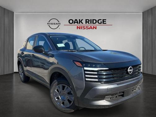 Gun Metallic 2027 Nissan Kicks S