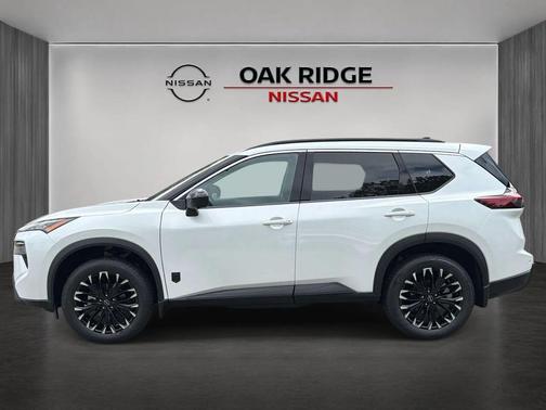 Everest White Pearl Tricoat 2026 Nissan Rogue Dark Armor