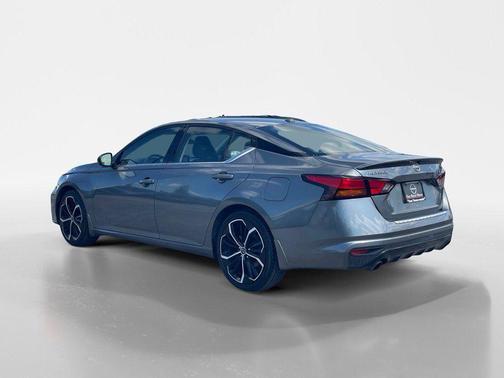 2023 Nissan Altima SR FWD