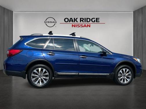 Lapis Blue Pearl 2017 Subaru Outback 3.6R Touring