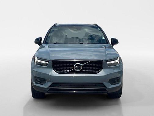 2021 Volvo XC40 T5 R-Design