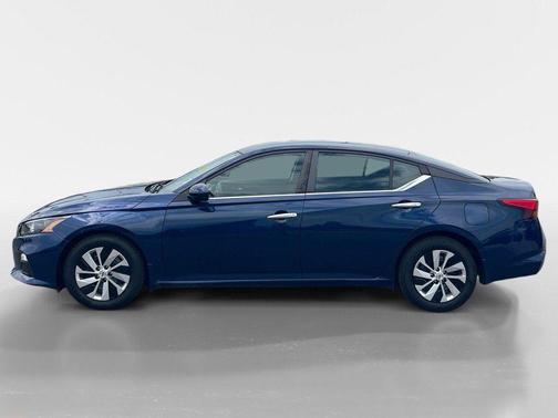 2022 Nissan Altima S FWD