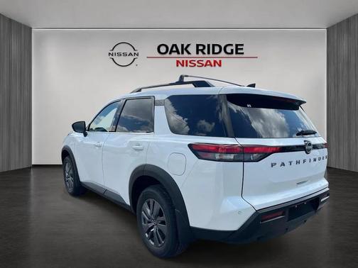 Everest White Pearl Tricoat 2026 Nissan Pathfinder SV