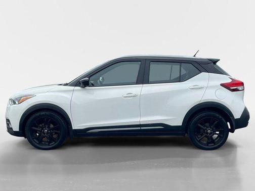 2020 Nissan Kicks SR
