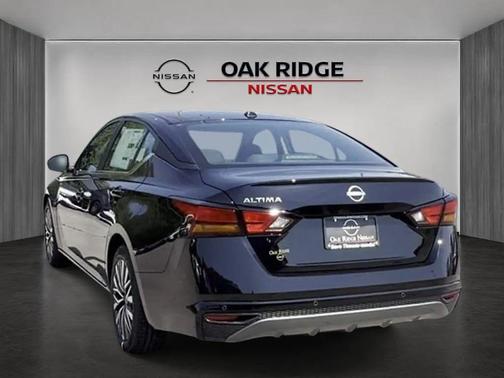 Super Black 2026 Nissan Altima SV FWD