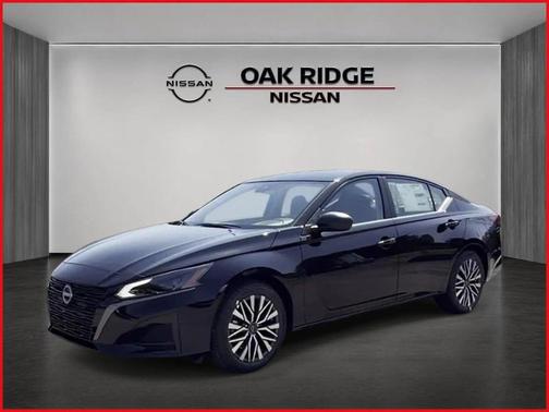 Super Black 2026 Nissan Altima SV FWD