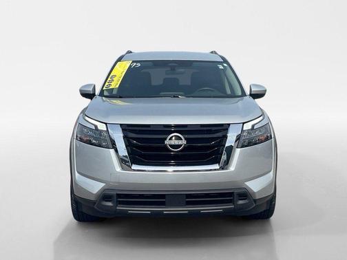 2025 Nissan Pathfinder SV FWD