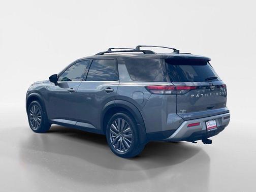 2023 Nissan Pathfinder SL FWD