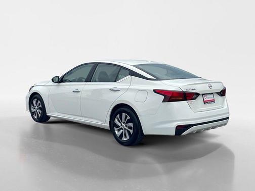 2025 Nissan Altima S FWD