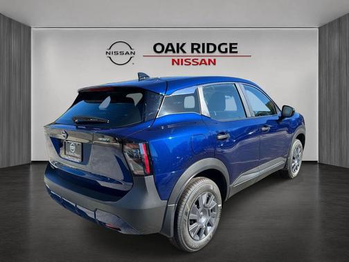 Deep Blue Pearl 2027 Nissan Kicks S