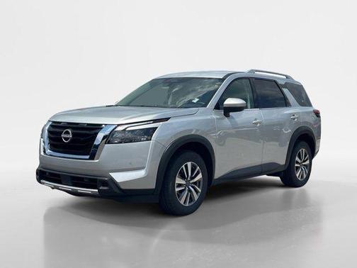 2025 Nissan Pathfinder SL 4WD
