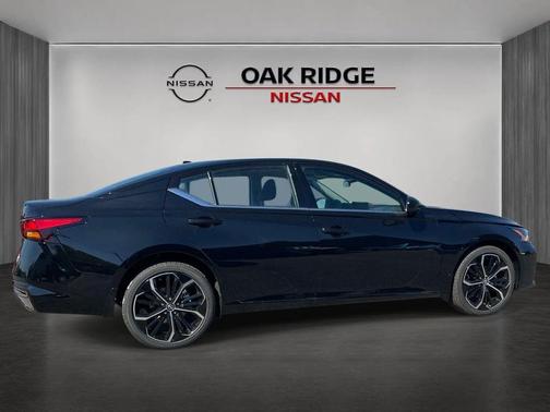 Super Black 2026 Nissan Altima SR AWD