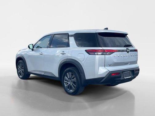2023 Nissan Pathfinder S 4WD