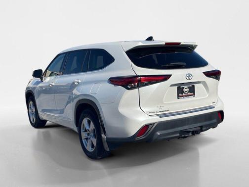 2022 Toyota Highlander L