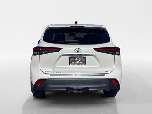 2022 Toyota Highlander L