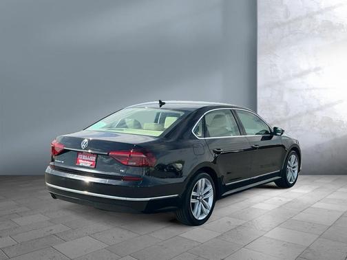 Deep Black Pearl 2017 Volkswagen Passat 1.8T SE w/Technology