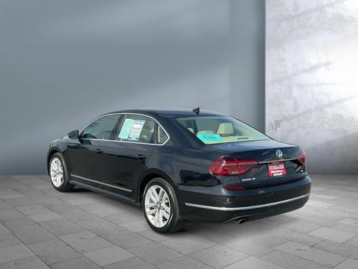 Deep Black Pearl 2017 Volkswagen Passat 1.8T SE w/Technology