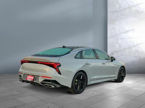 2025 Kia K5 GT