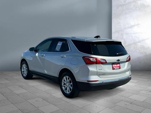 Silver Ice Metallic 2018 Chevrolet Equinox LT