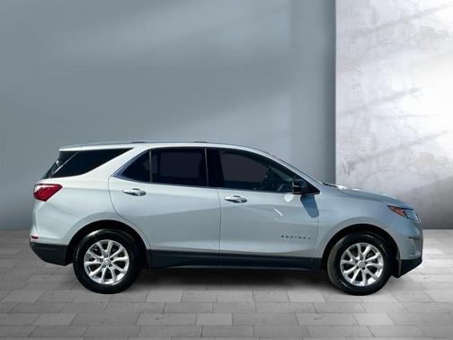 Silver Ice Metallic 2018 Chevrolet Equinox LT