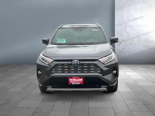 2020 Toyota RAV4 Hybrid SE