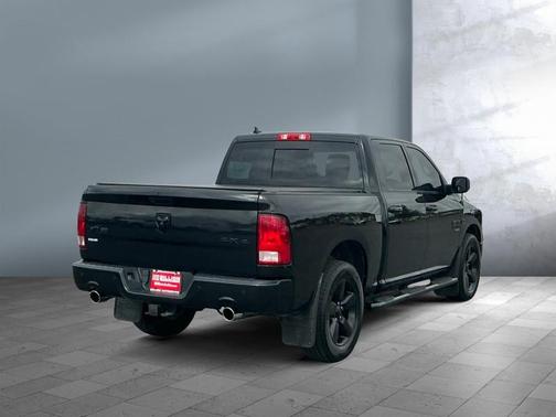 Brilliant Black Crystal Pearlcoat 2019 RAM 1500 Big Horn