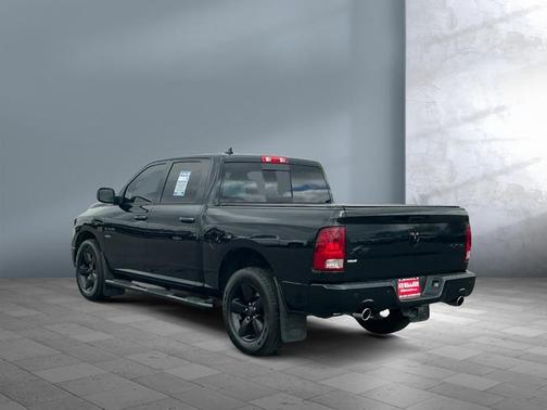 Brilliant Black Crystal Pearlcoat 2019 RAM 1500 Big Horn