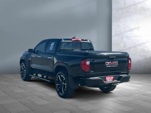 Onyx Black 2025 GMC Canyon Denali